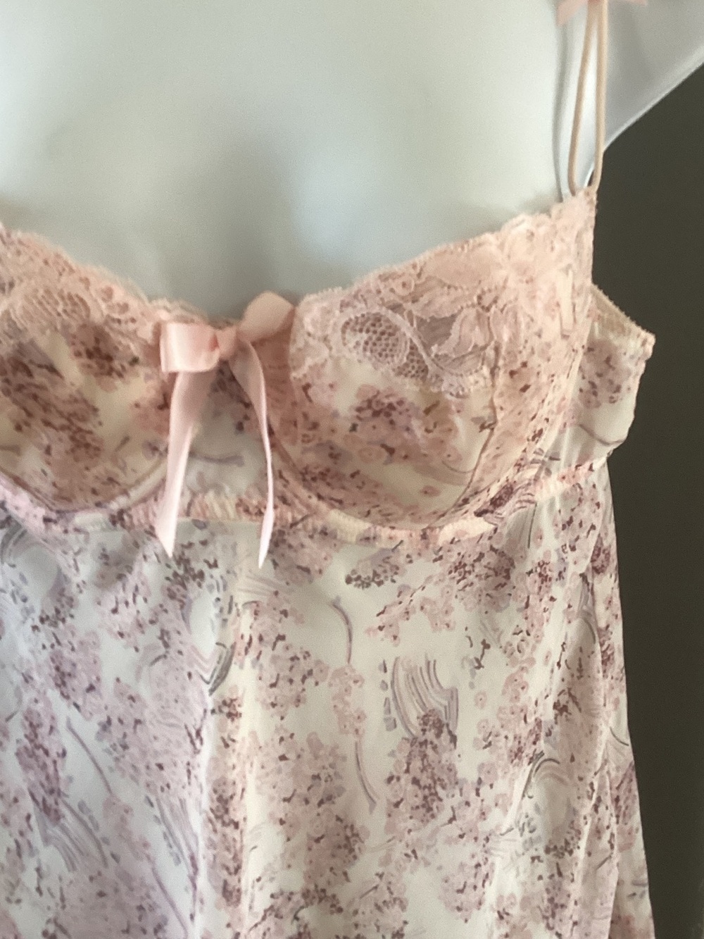 La SENZA Pink Floral Lace Chemise with Bow Accents - Picture 2 of 6